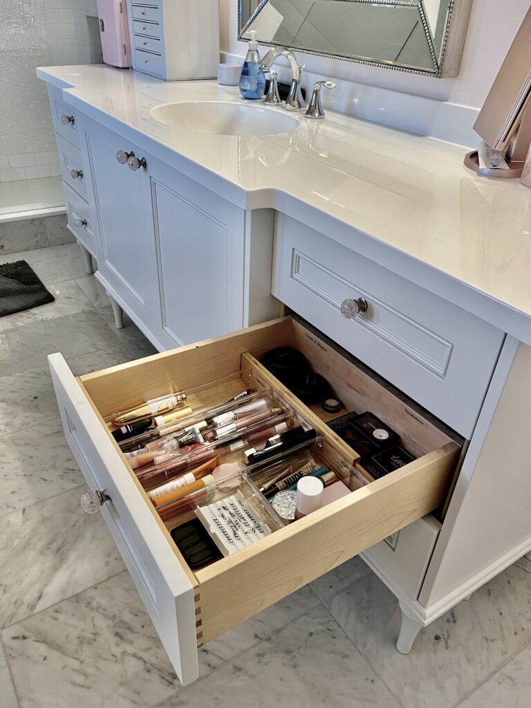 bathroom drawer organizing