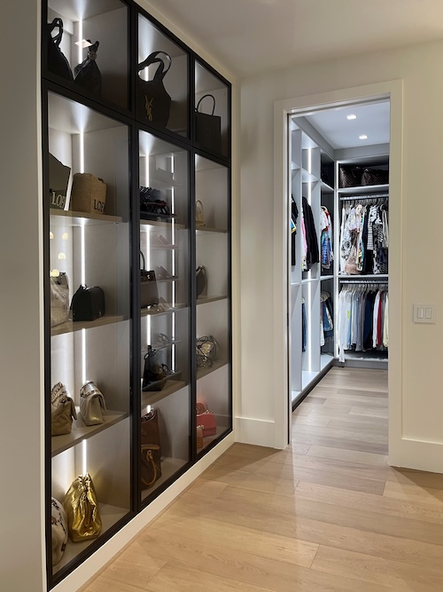 closet bags display