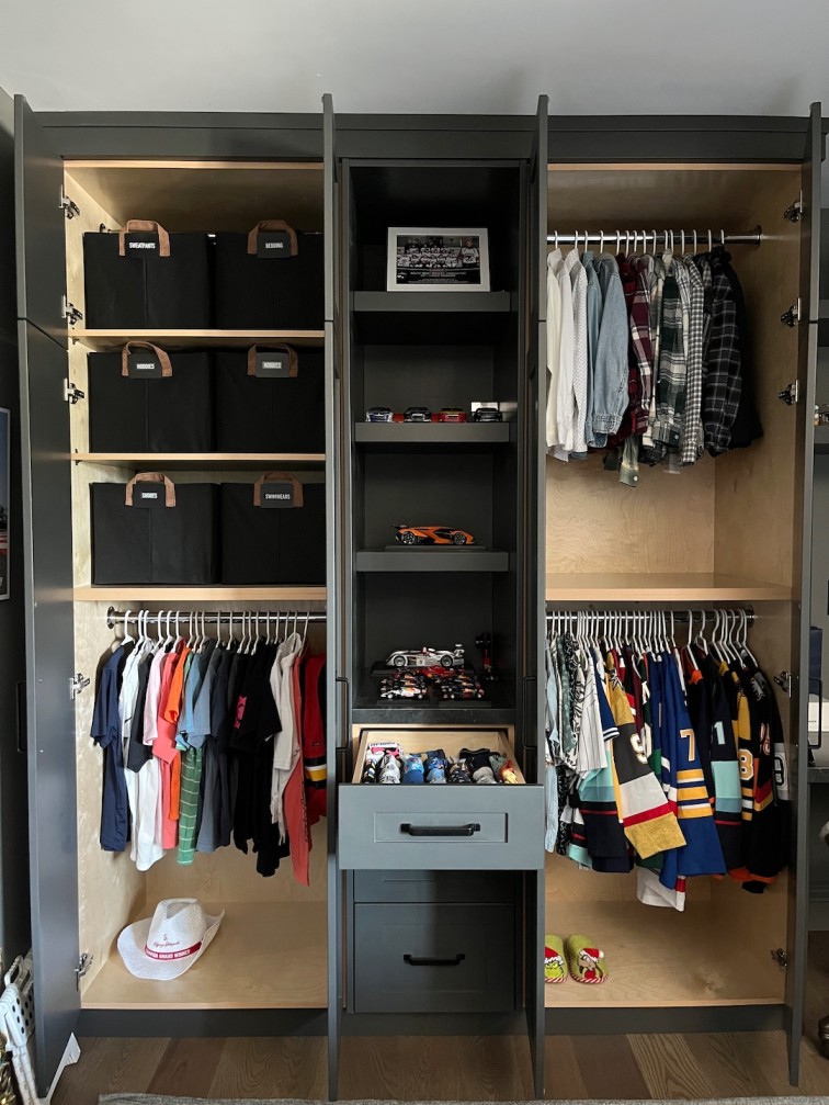 Boy's closet organization